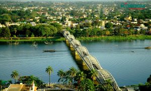 den-led-van-phong-moi-nhat-o-hue-1