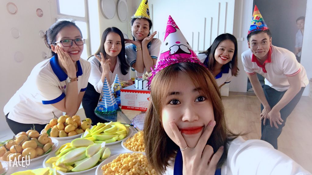 Sinh nhật ấm nồng tình thân tại Future Light Việt Nam 9