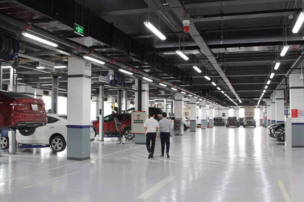 Kosoom LED vinh dự chiếu sáng cho showroom Huyndai Auto 19